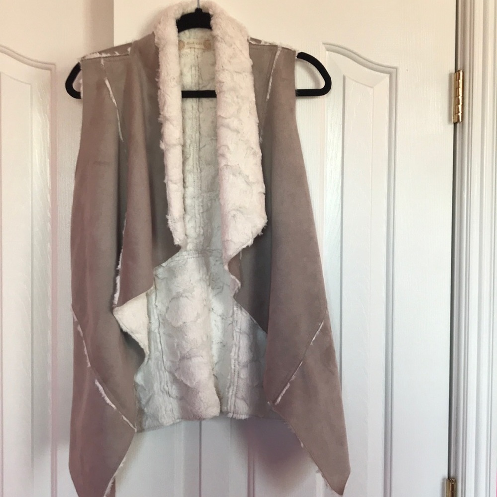 Altar’d State winter vest